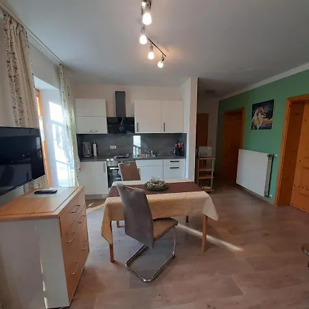 Beate Zierer 아파트 *